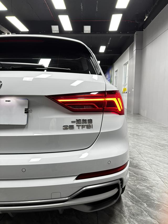 Audi Audi Q3