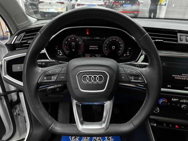 Audi Audi Q3