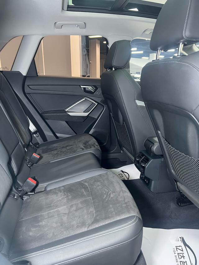 Audi Audi Q3