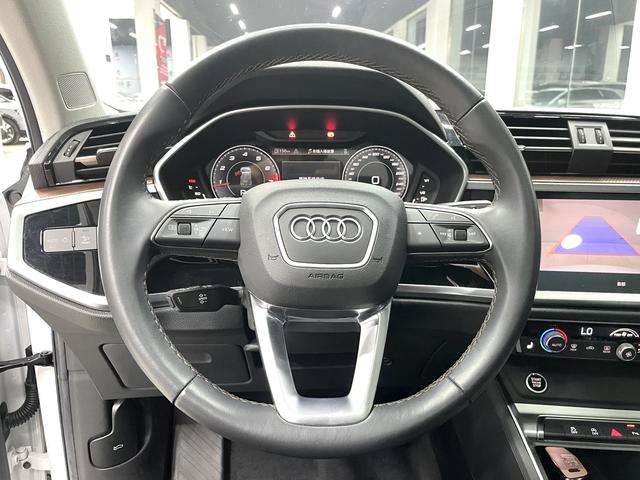 Audi Audi Q3