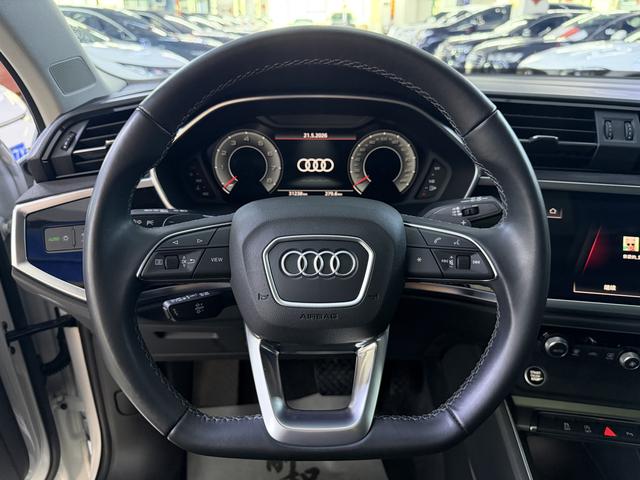 Audi Audi Q3