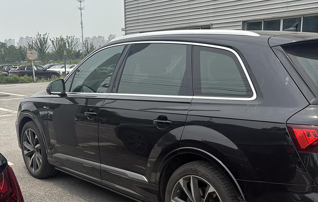 Audi Audi Q7
