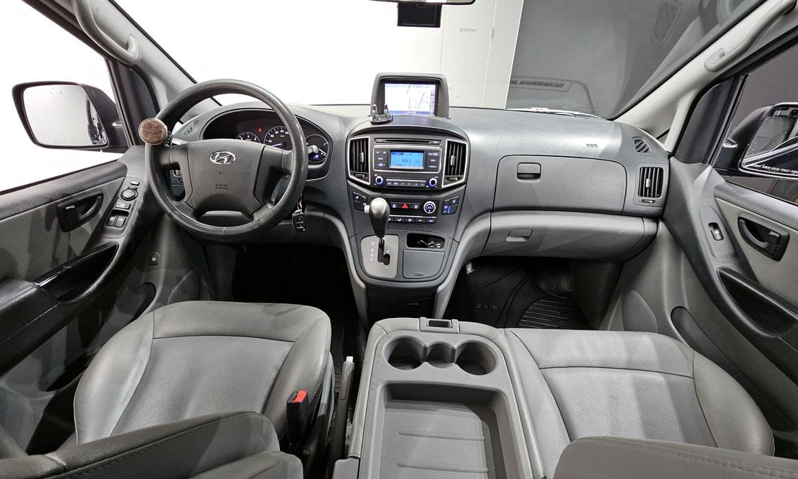 Hyundai Starex