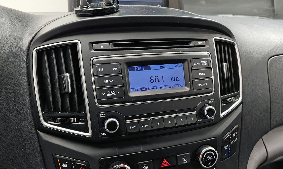 Hyundai Starex