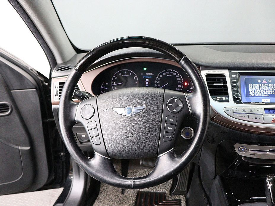 Hyundai Genesis