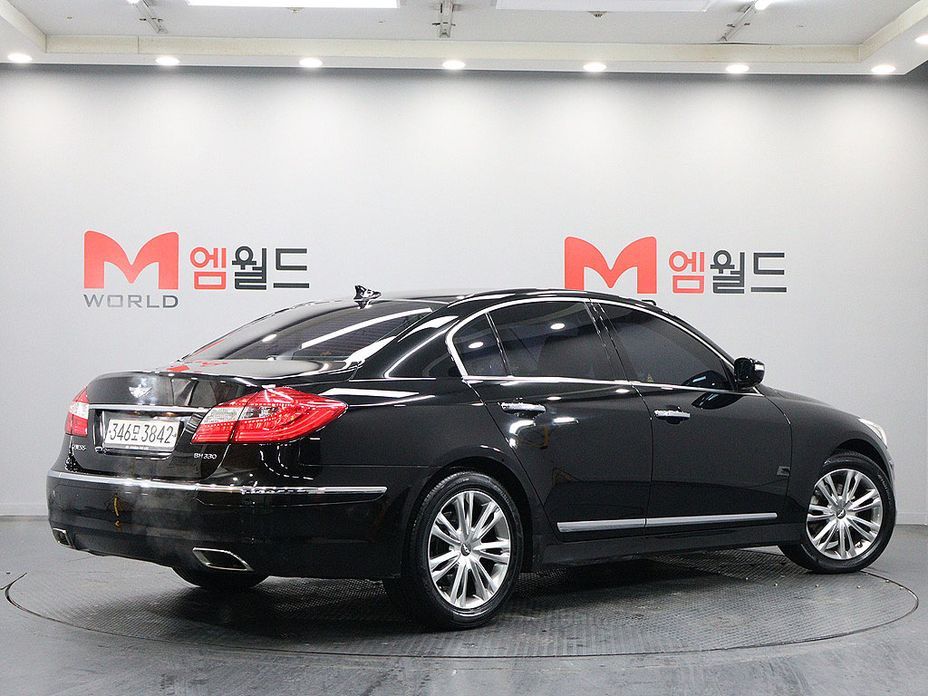 Hyundai Genesis