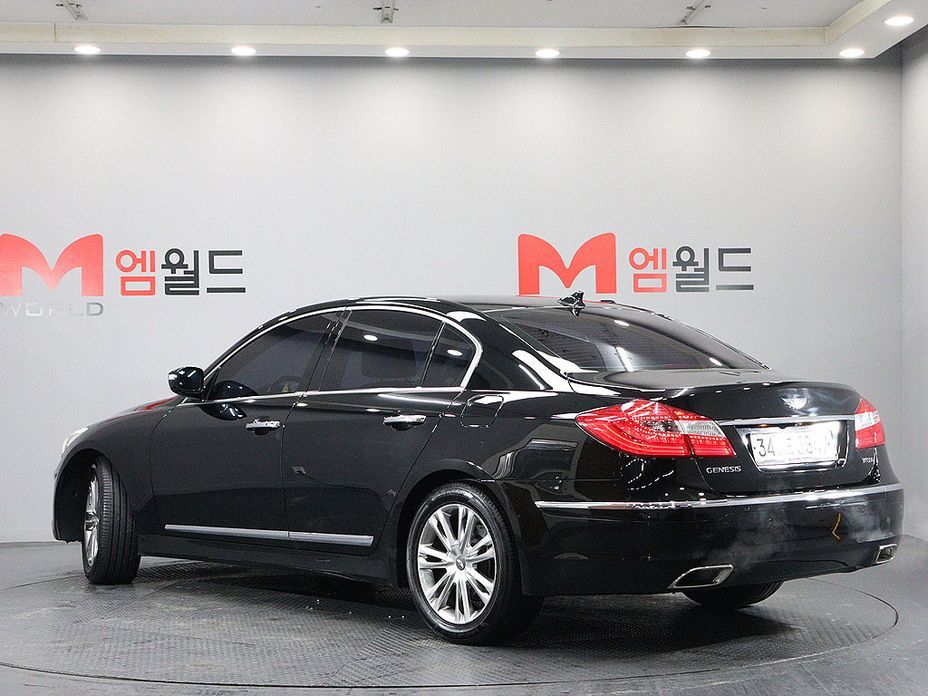 Hyundai Genesis