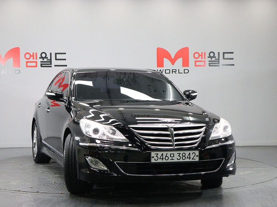 Hyundai Genesis