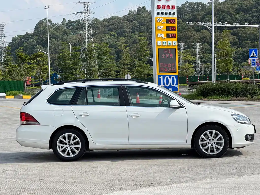 Volkswagen Golf (Import)
