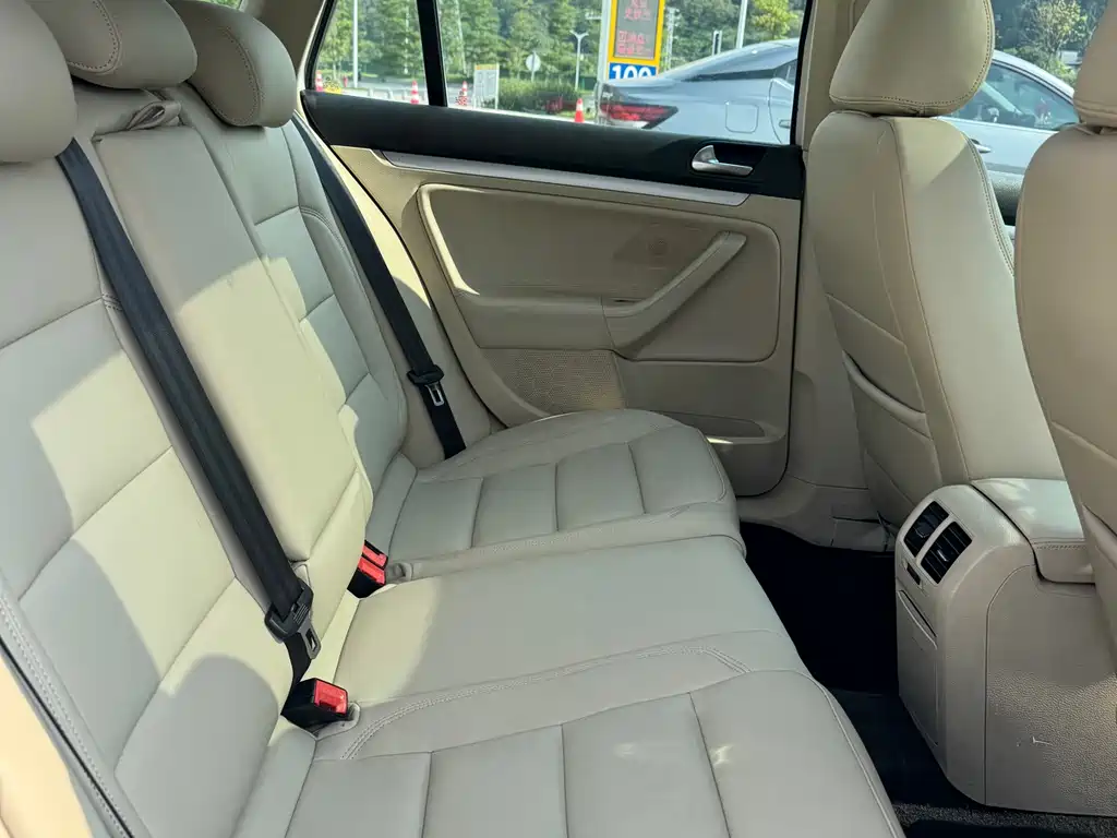 Volkswagen Golf (Import)