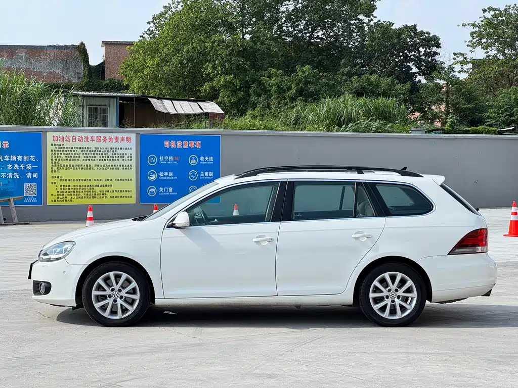 Volkswagen Golf (Import)