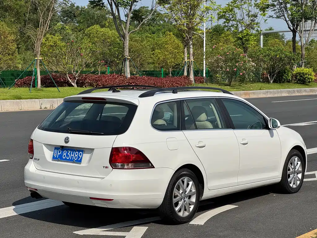 Volkswagen Golf (Import)