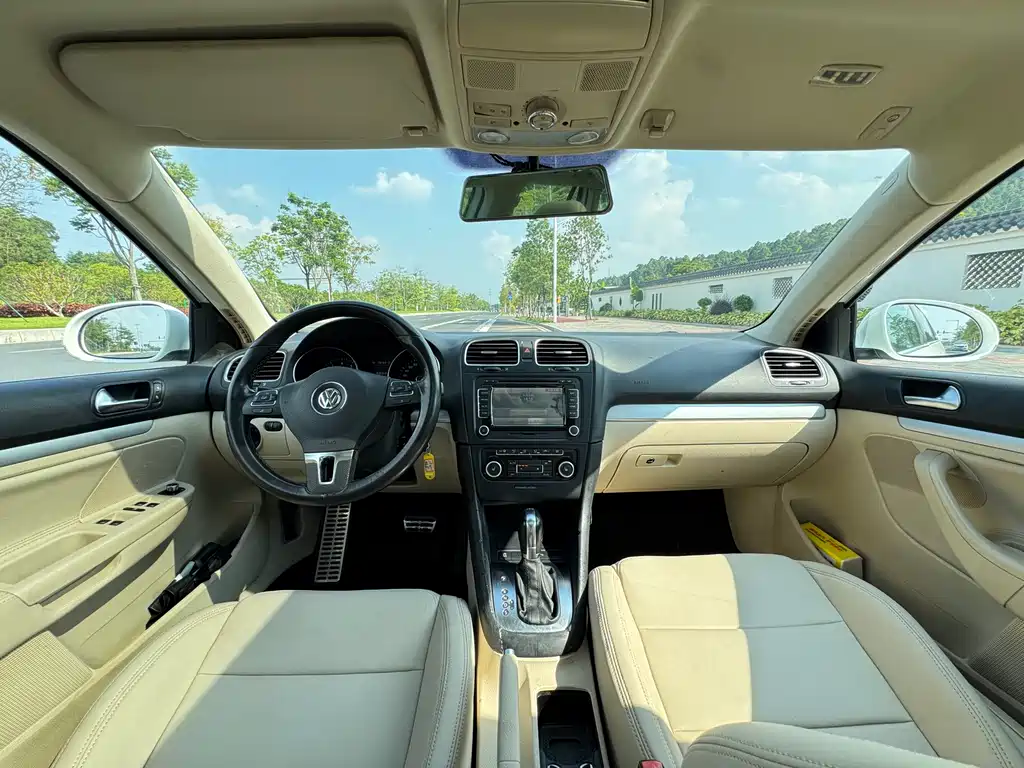 Volkswagen Golf (Import)