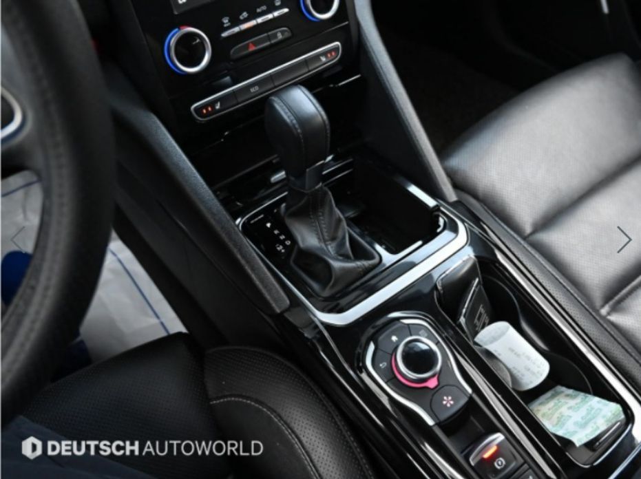 Renault SM6