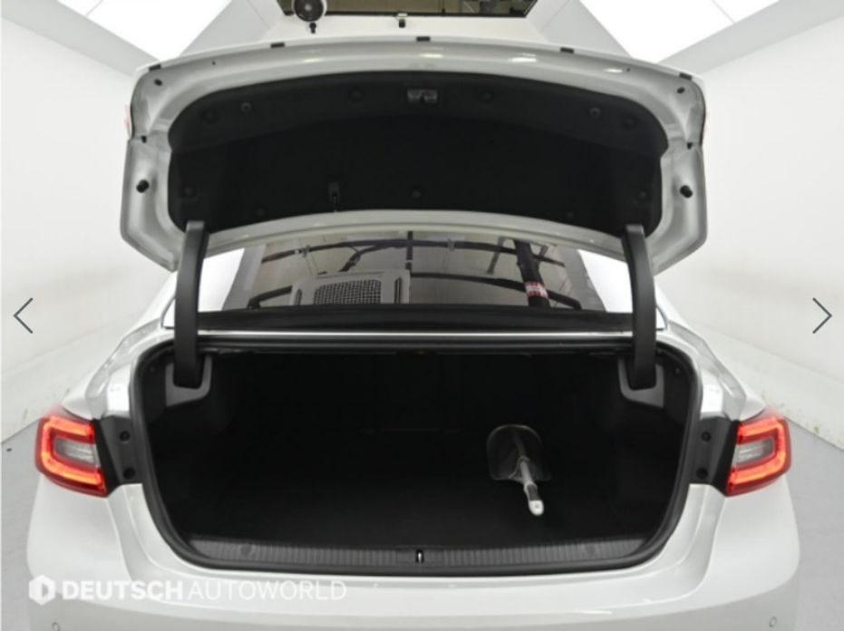 Renault SM6
