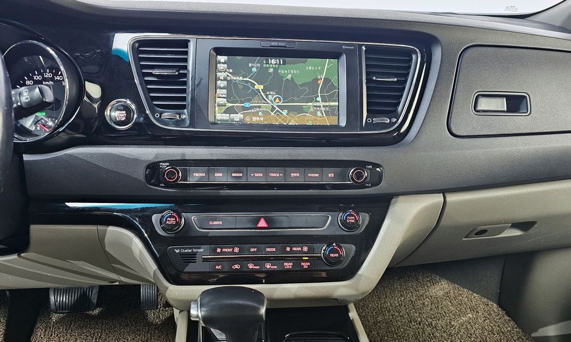 Kia Canival