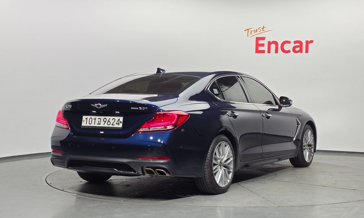 Genesis G70