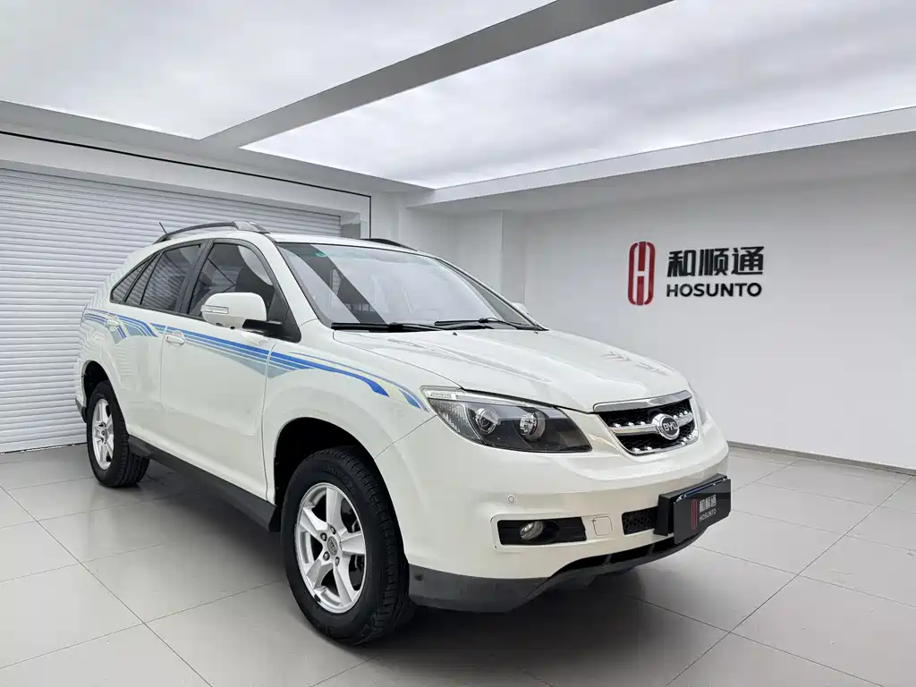 BYD S6