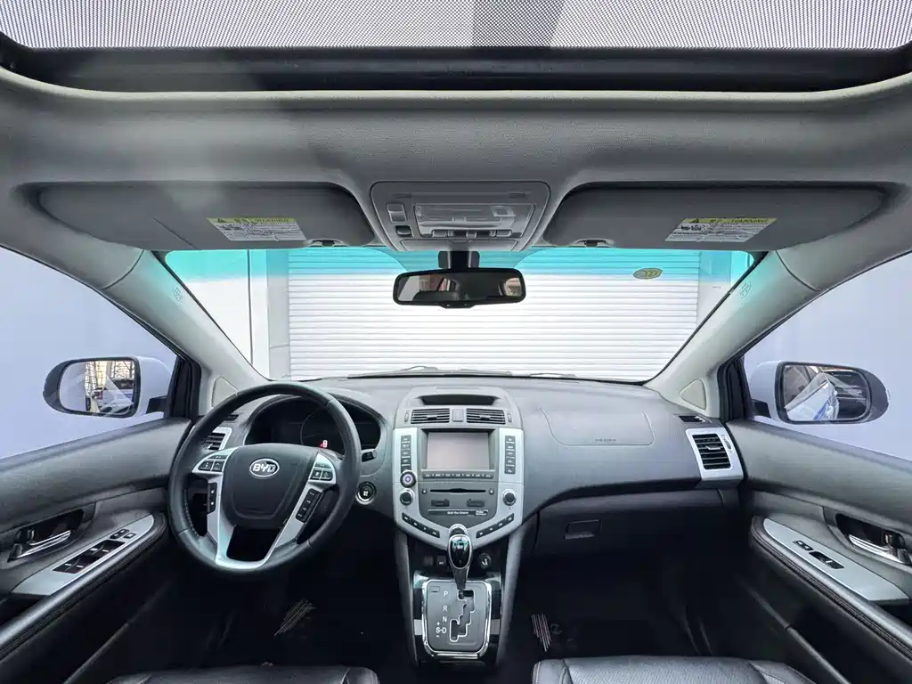 BYD S6