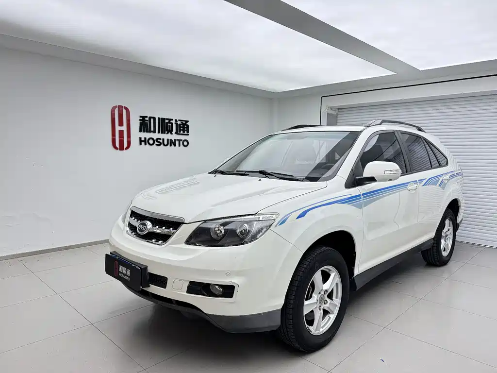 BYD S6