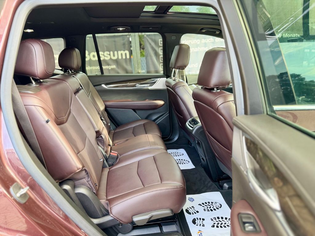 Cadillac XT6