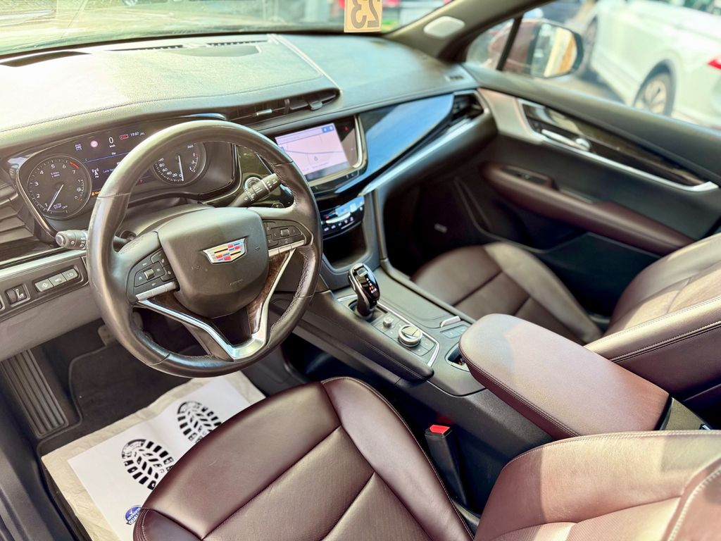 Cadillac XT6