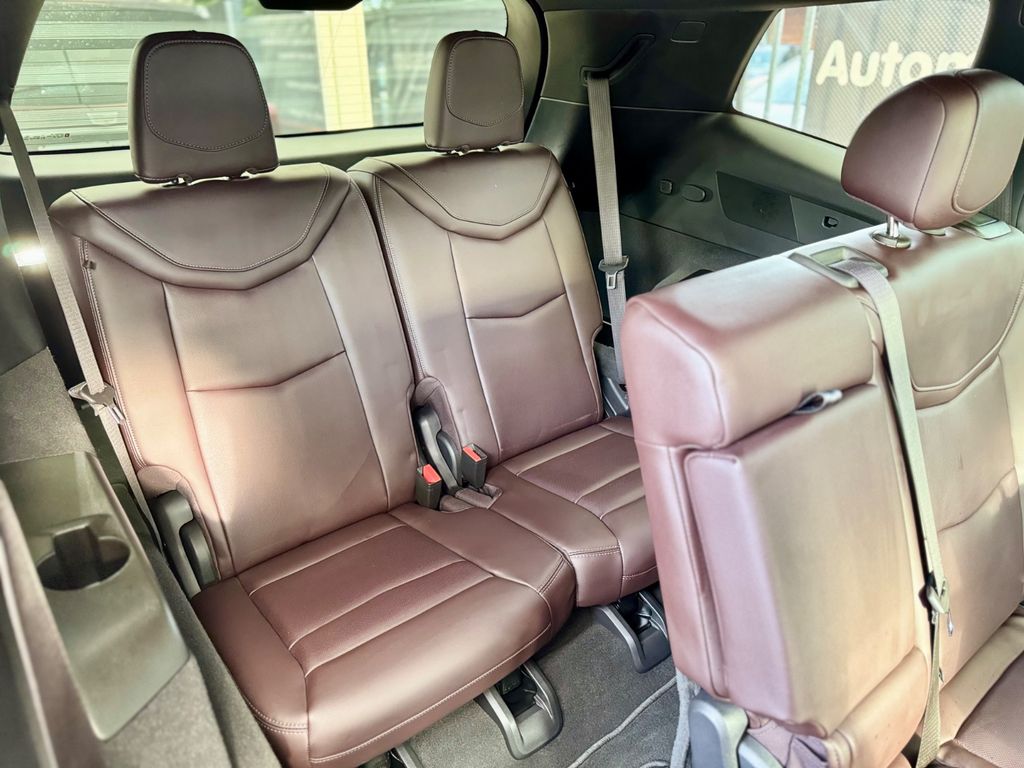 Cadillac XT6