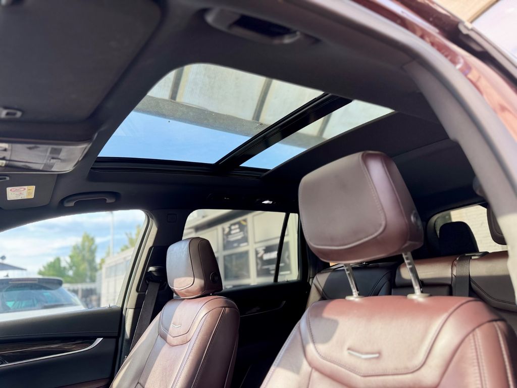 Cadillac XT6