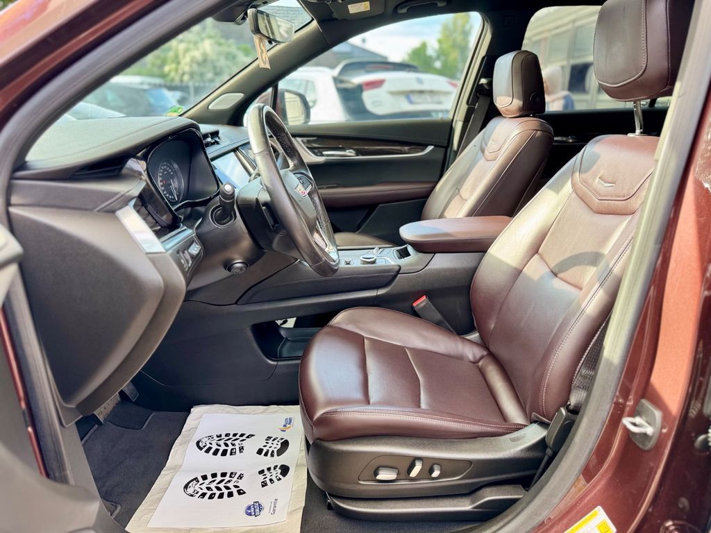 Cadillac XT6