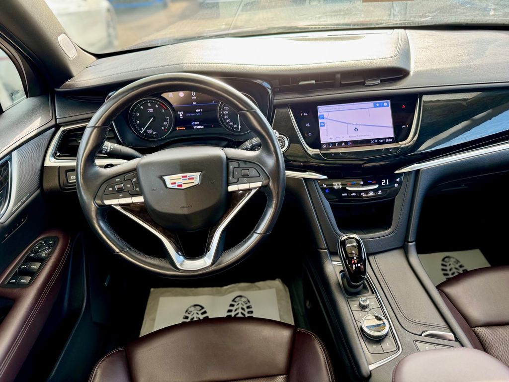 Cadillac XT6