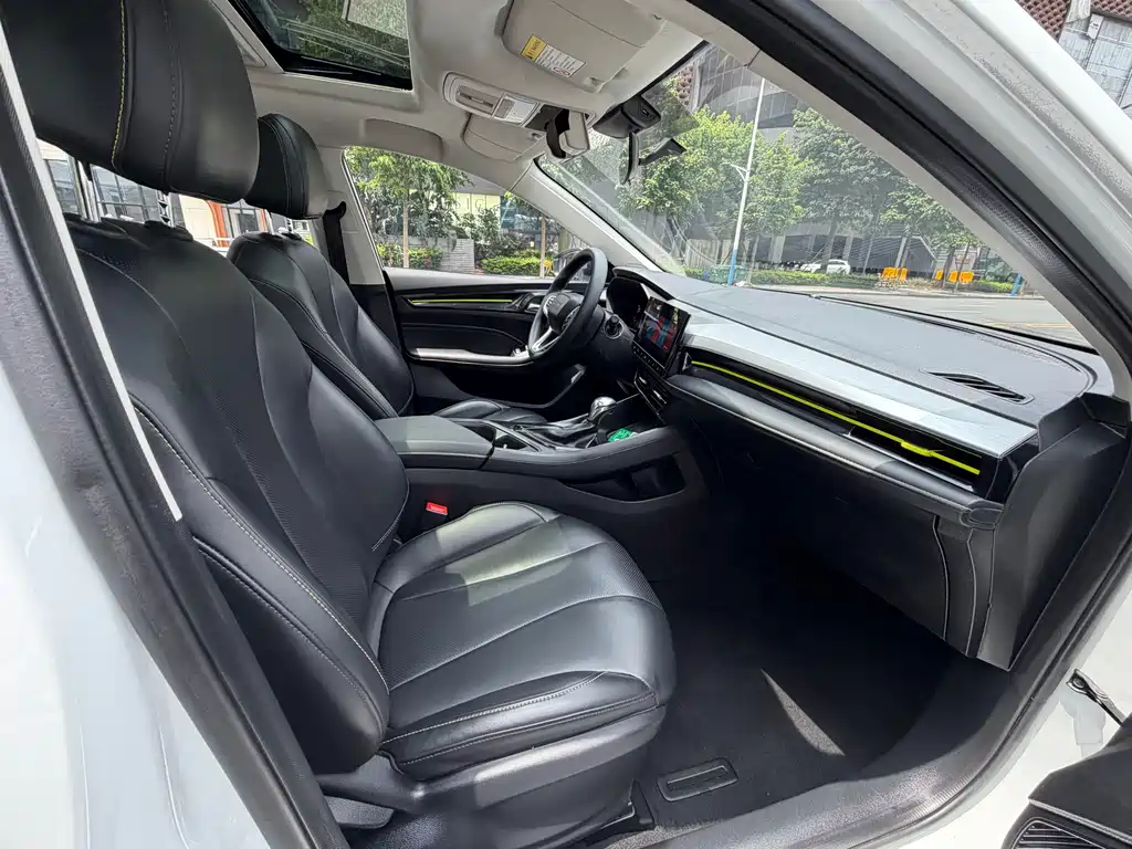 Roewe i5