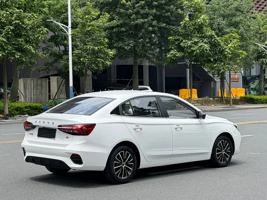 Roewe i5