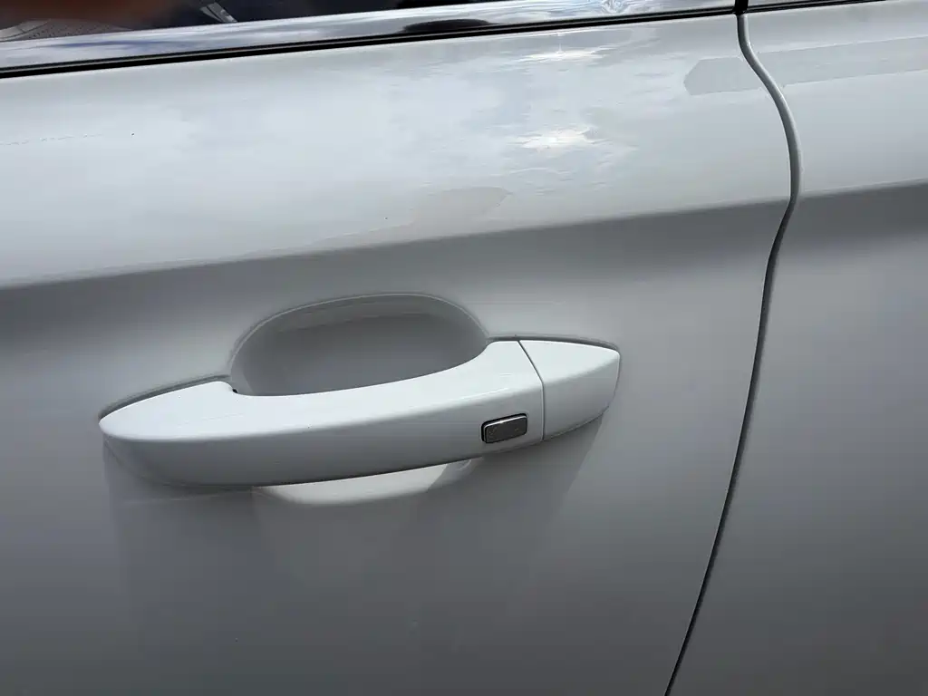 Roewe i5
