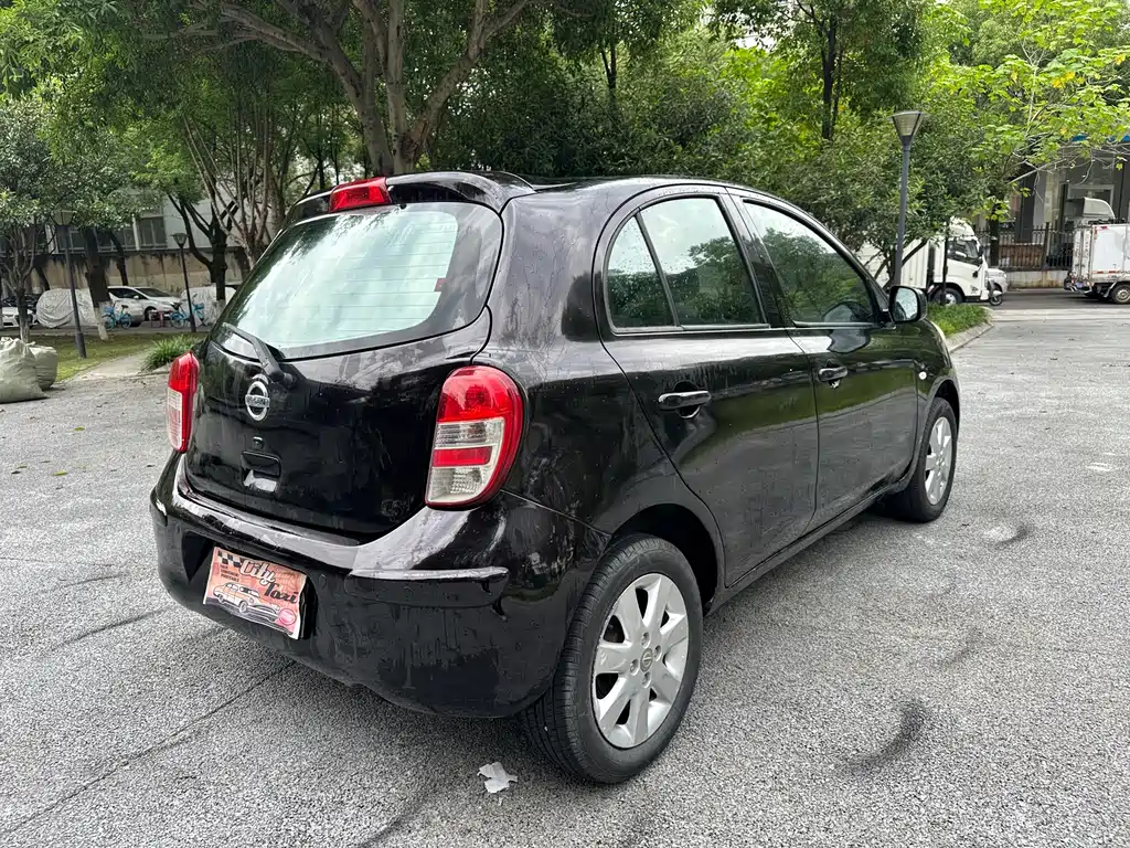 Nissan March