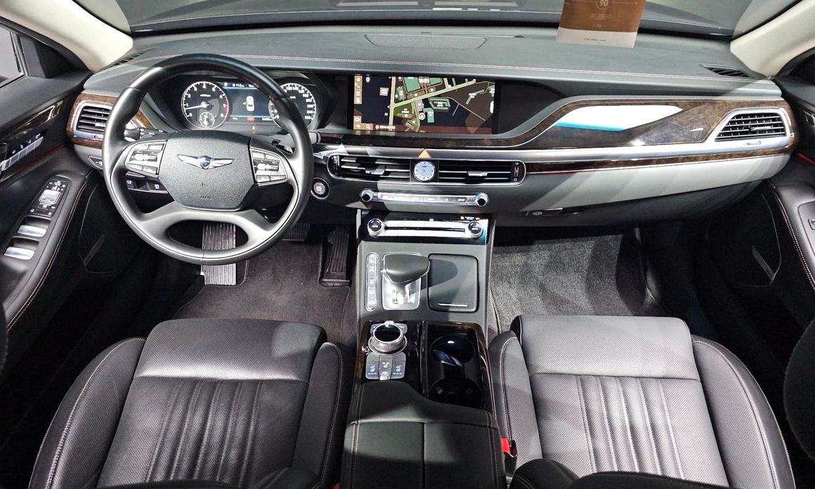 Genesis G90