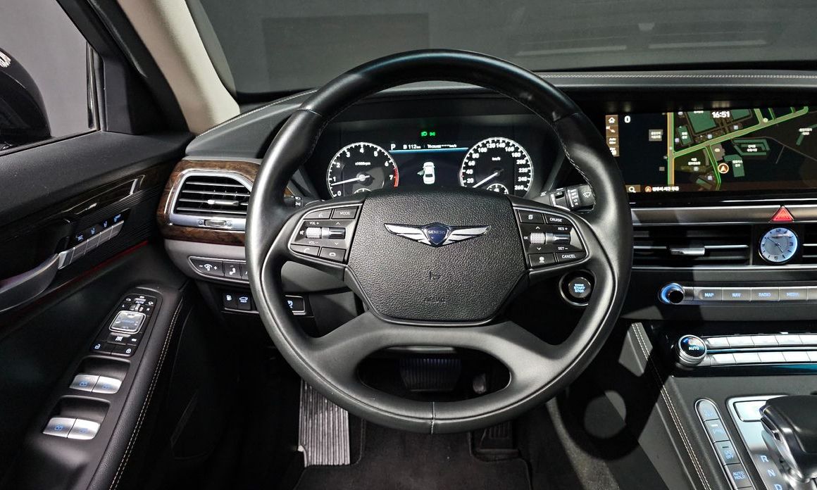 Genesis G90