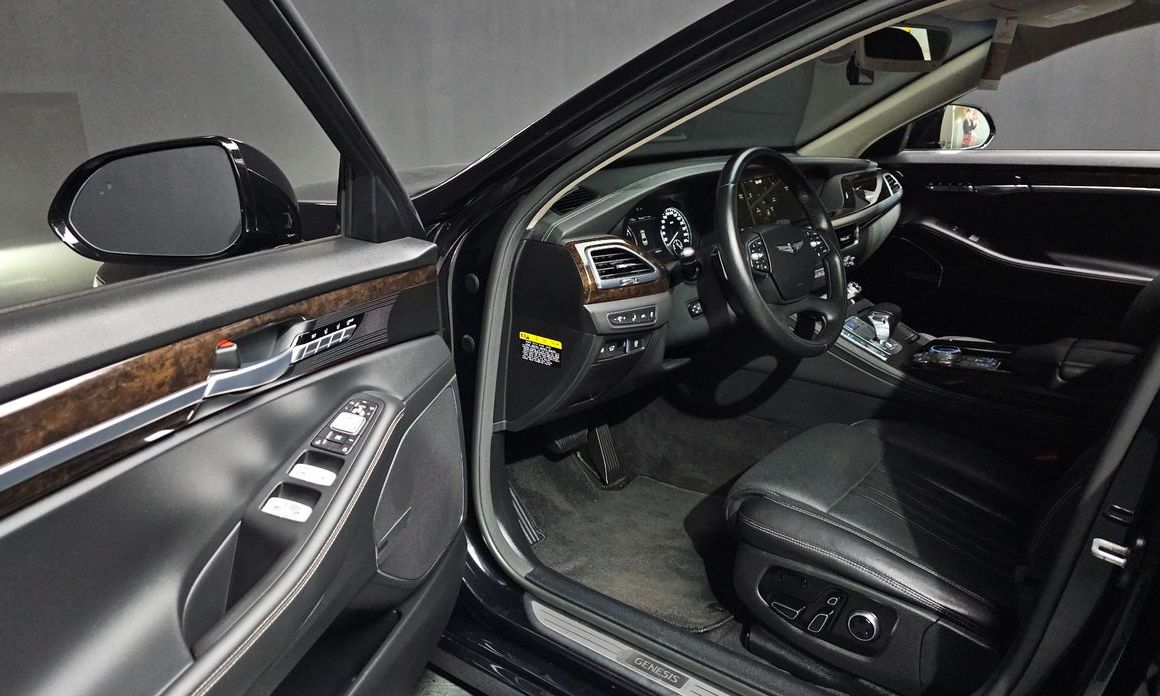 Genesis G90