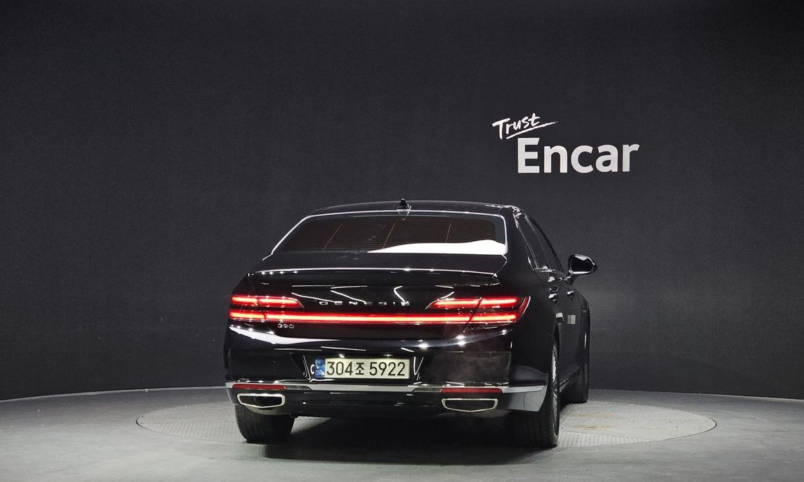 Genesis G90