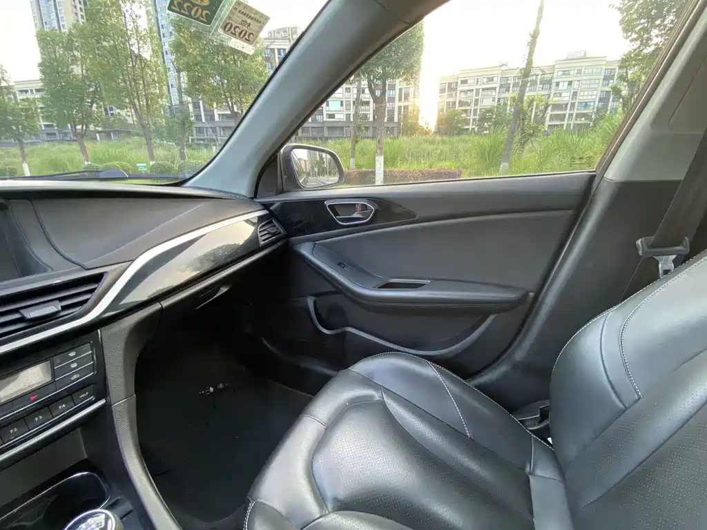 Soueast V5 Lingzhi