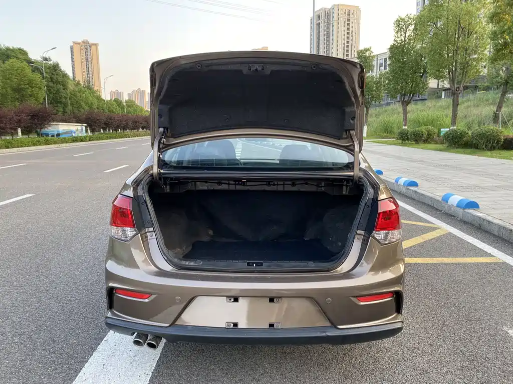 Soueast V5 Lingzhi