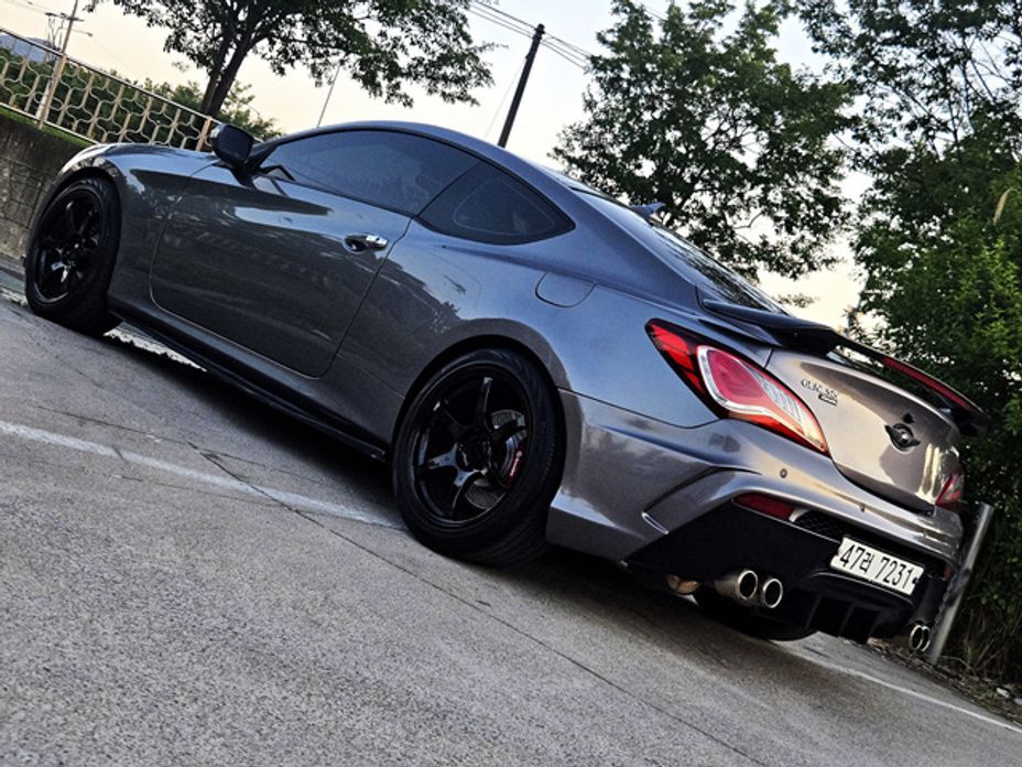 Hyundai Genesis