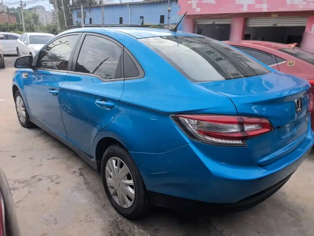 Luxgen Rui 3