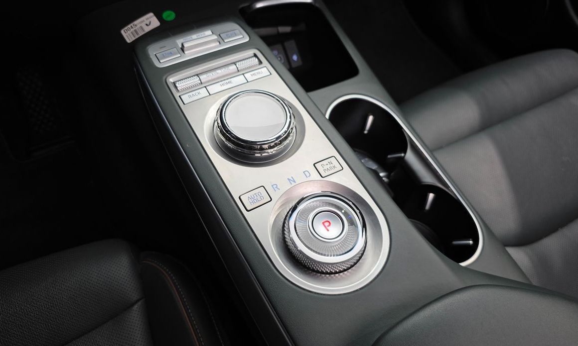Genesis GV70