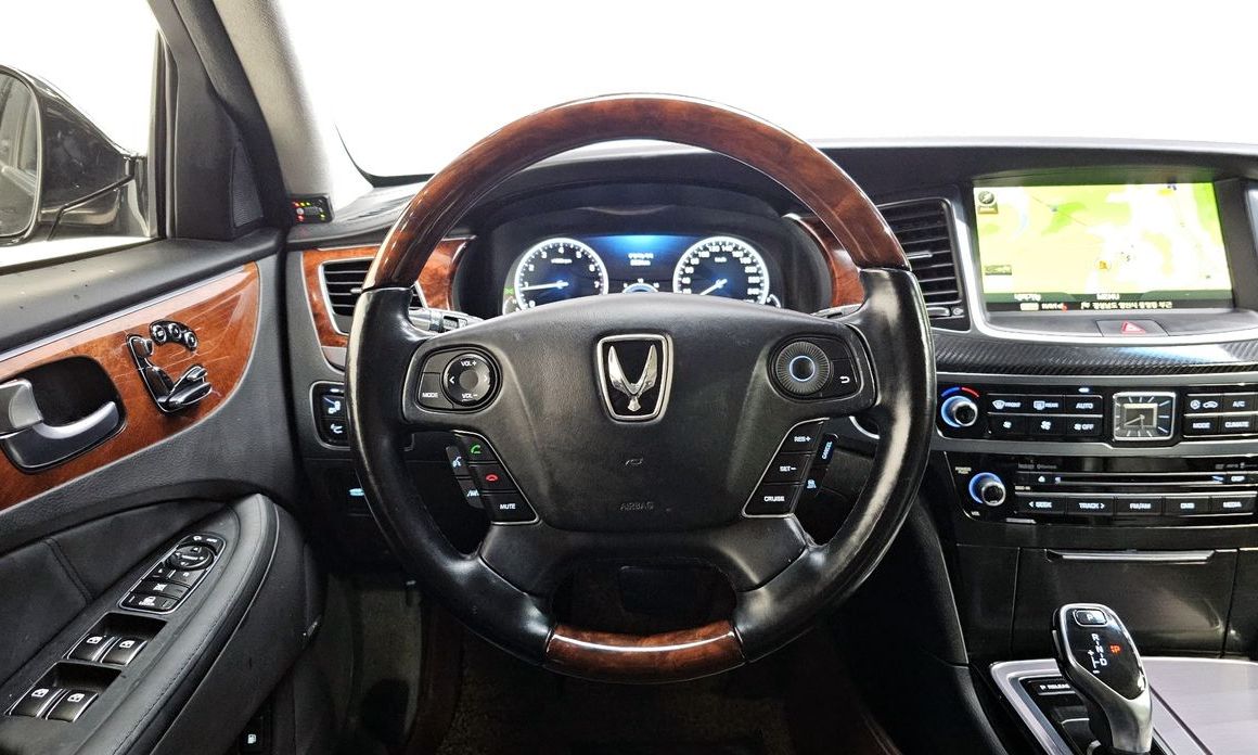 Hyundai Equus