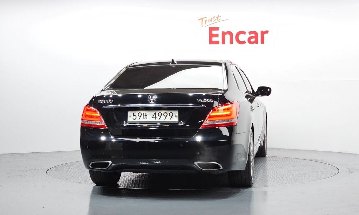 Hyundai Equus