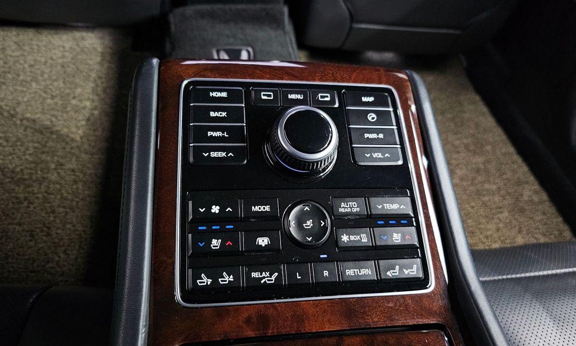 Hyundai Equus