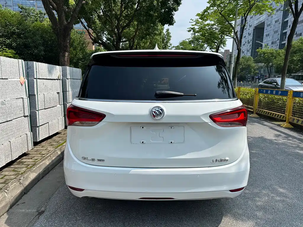 Buick GL6