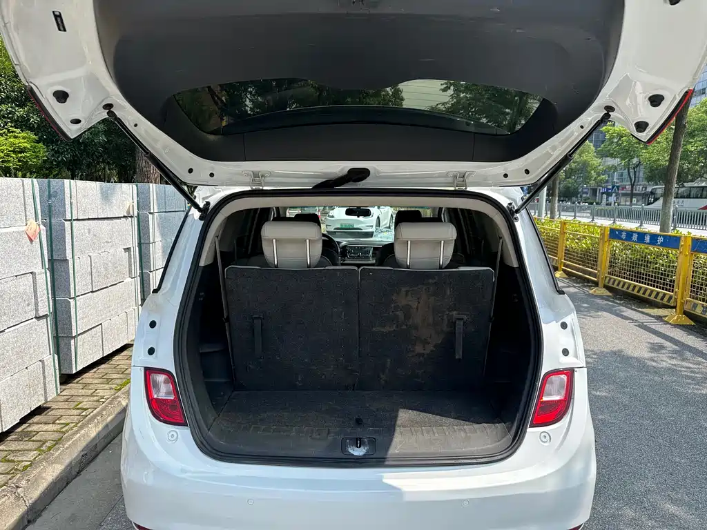 Buick GL6