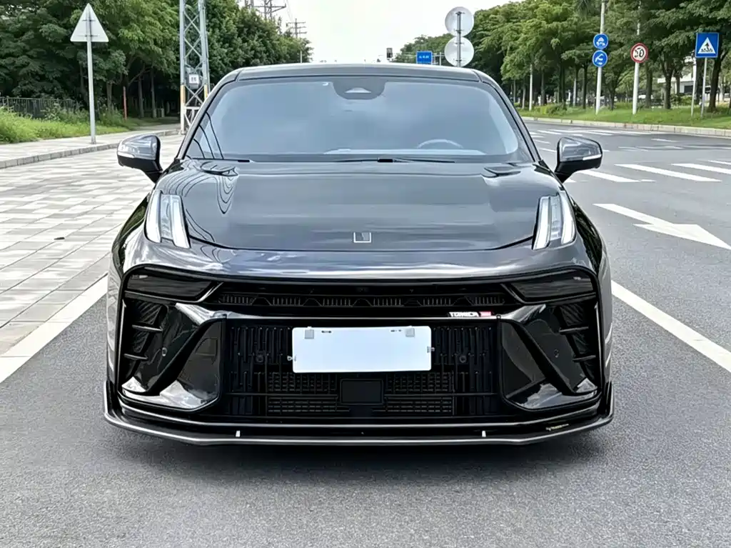 Lynk & Co 03