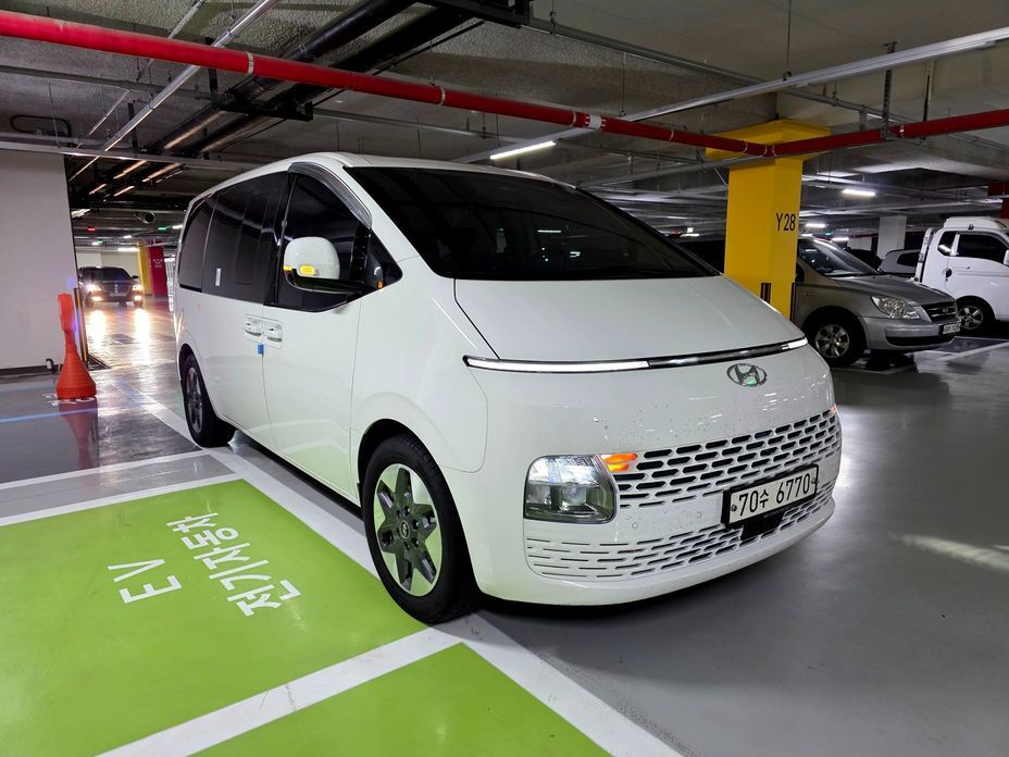 Hyundai Staria